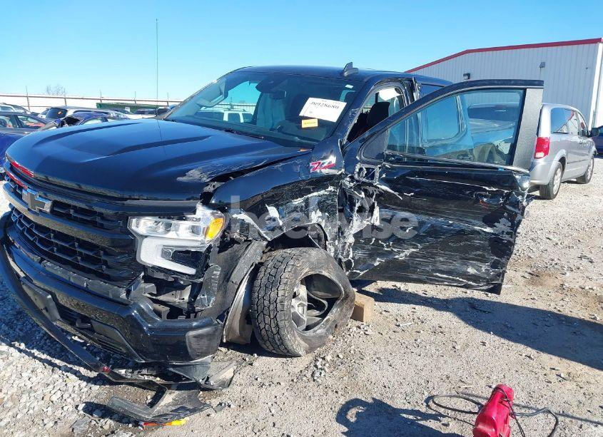 Photo 2 of 2023 Chevrolet Silverado 1500 4WD SHORT BED RST (VIN 2GCUDEED6P1128904)