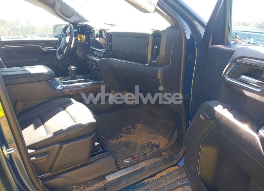 Photo 5 of 2024 Chevrolet Silverado 1500 4WD SHORT BED RST (VIN 2GCUDEED6R1147763)
