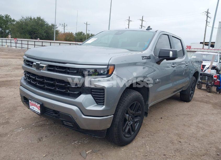 Photo 2 of 2024 Chevrolet Silverado 1500 4WD SHORT BED RST (VIN 2GCUDEED6R1247703)