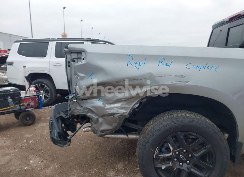 Photo 6 of 2024 Chevrolet Silverado 1500 4WD SHORT BED RST (VIN 2GCUDEED6R1247703)