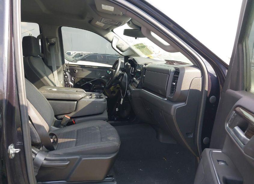Photo 5 of 2022 Chevrolet Silverado 1500 4WD SHORT BED RST (VIN 2GCUDEED9N1509952)