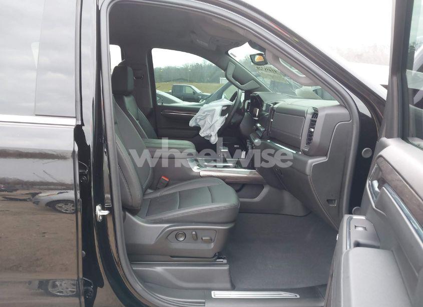 Photo 5 of 2024 Chevrolet Silverado 1500 4WD SHORT BED LTZ (VIN 2GCUDGED2R1235916)