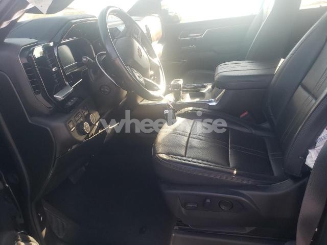 Photo 4 of 2024 CHEVROLET SILVERADO K1500 HIGH COUNTRY (VIN 2GCUDJED4R1164201)