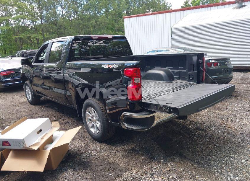 Photo 3 of 2025 Chevrolet Silverado 1500 4WD STANDARD BED LT (VIN 2GCUKDED3S1143384)