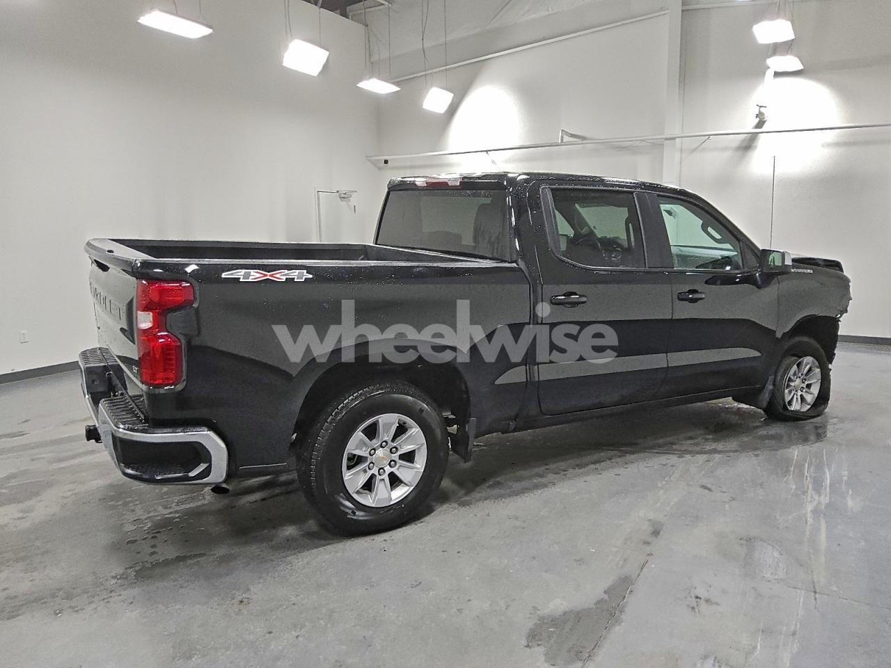 Photo 3 of 2026 CHEVROLET SILVERADO K1500 LT (VIN 2GCUKDED8T1106252)