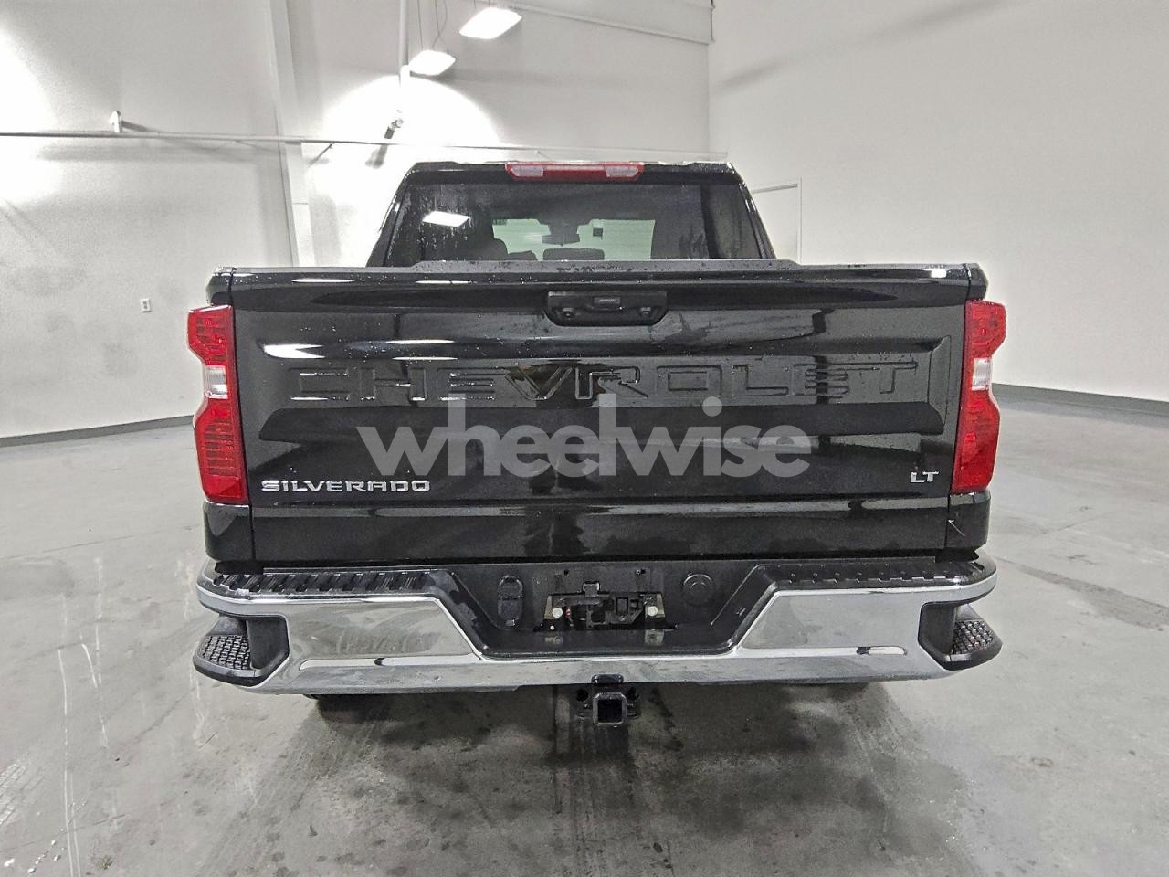 Photo 6 of 2026 CHEVROLET SILVERADO K1500 LT (VIN 2GCUKDED8T1106252)