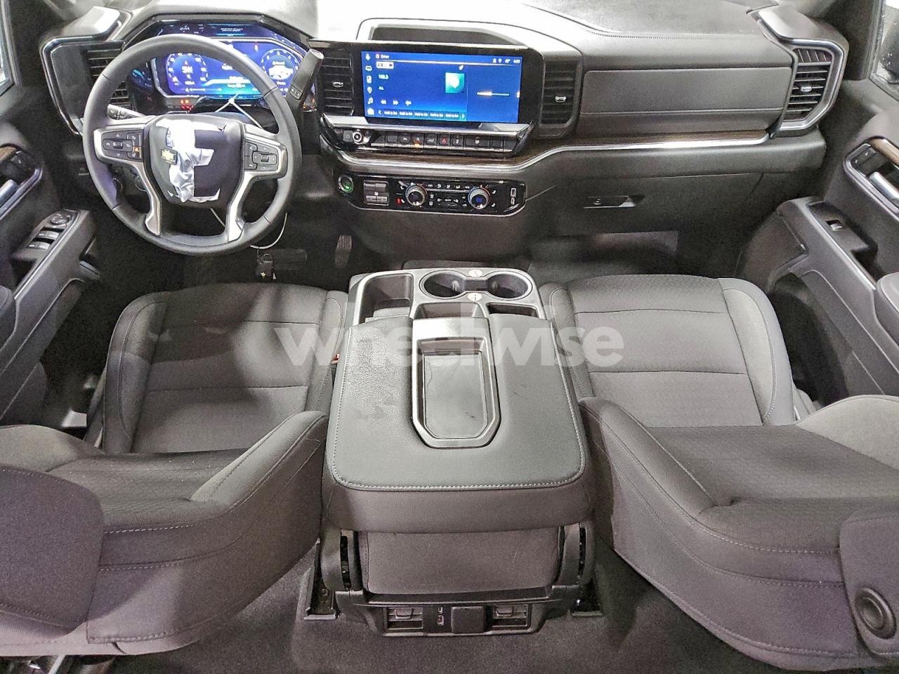 Photo 8 of 2026 CHEVROLET SILVERADO K1500 LT (VIN 2GCUKDED8T1106252)