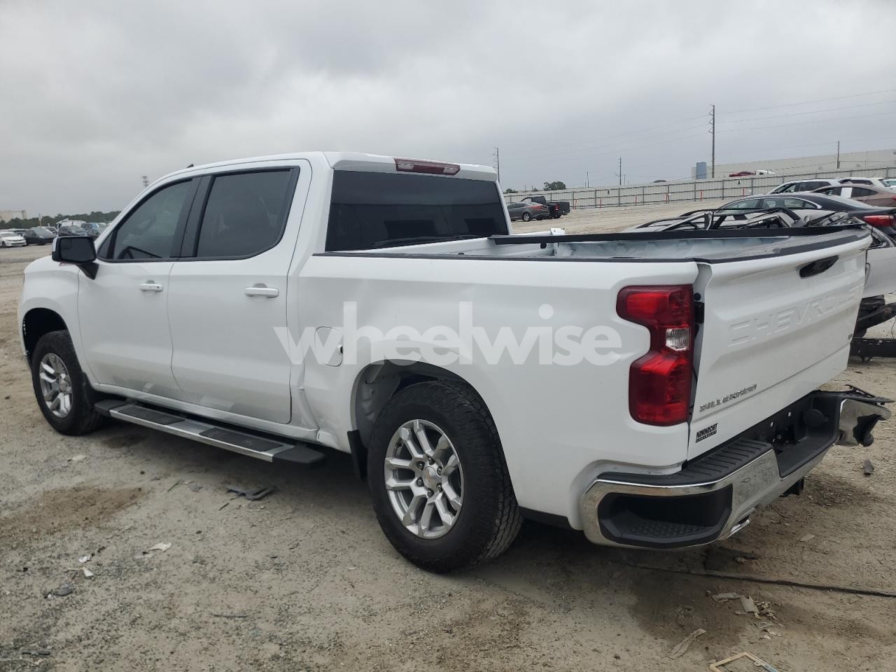 Photo 2 of 2026 CHEVROLET SILVERADO K1500 LT (VIN 2GCUKDED9T1103702)