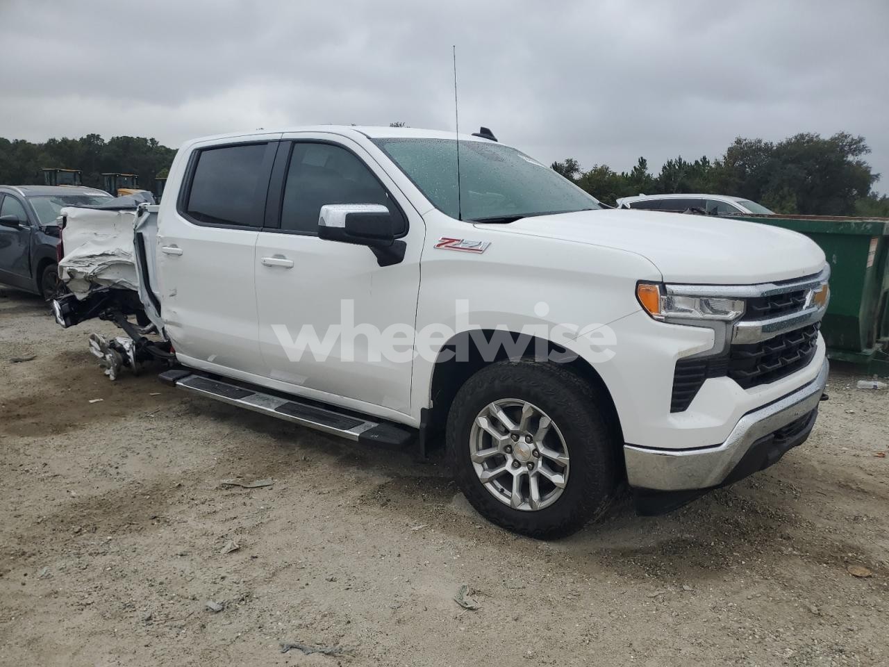 Photo 4 of 2026 CHEVROLET SILVERADO K1500 LT (VIN 2GCUKDED9T1103702)