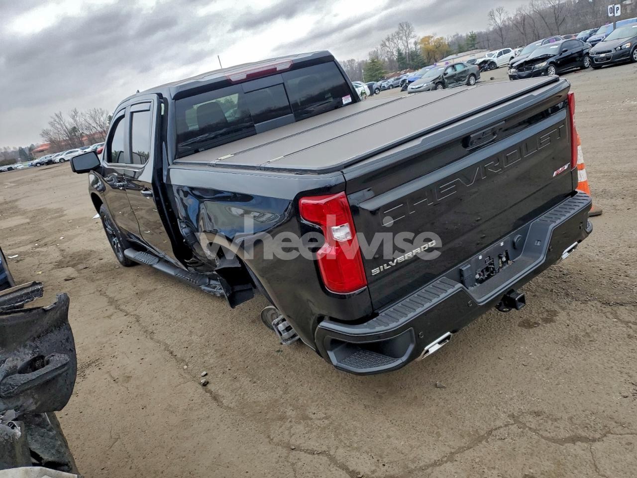 Photo 2 of 2025 CHEVROLET SILVERADO K1500 RST (VIN 2GCUKEED3S1114554)