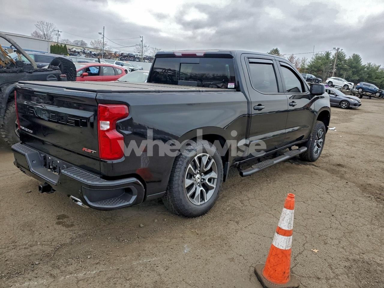 Photo 3 of 2025 CHEVROLET SILVERADO K1500 RST (VIN 2GCUKEED3S1114554)