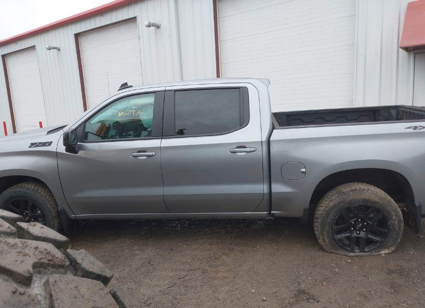 Photo 14 of 2025 Chevrolet Silverado 1500 4WD SHORT BED RST (VIN 2GCUKEED5S1105788)