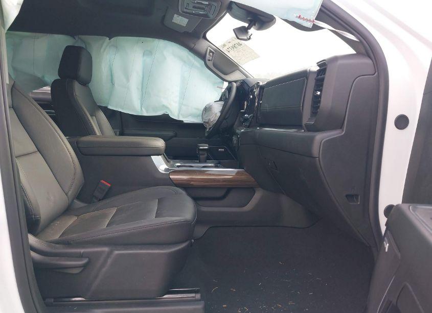 Photo 5 of 2025 Chevrolet Silverado 1500 4WD SHORT BED RST (VIN 2GCUKEED7S1110779)