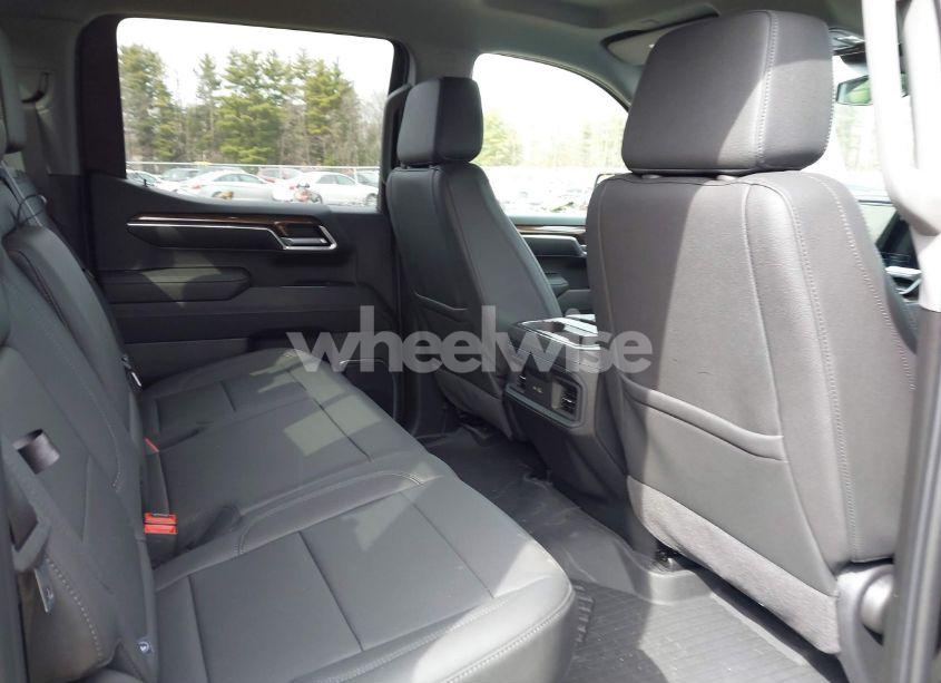 Photo 8 of 2025 Chevrolet Silverado 1500 4WD SHORT BED RST (VIN 2GCUKEED9S1109083)