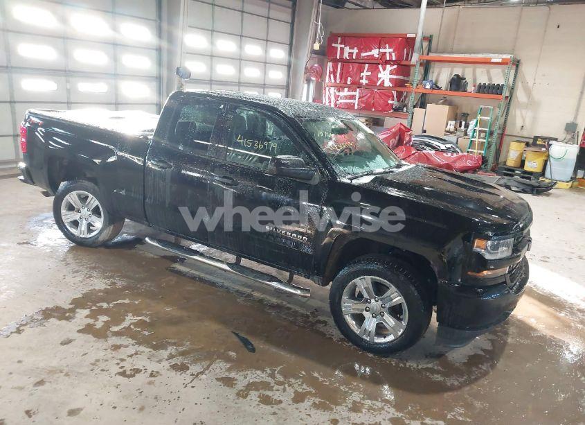 2019 Chevrolet Silverado 1500 LD SILVERADO CUSTOM (VIN 2GCVKMEC1K1207496) main photo