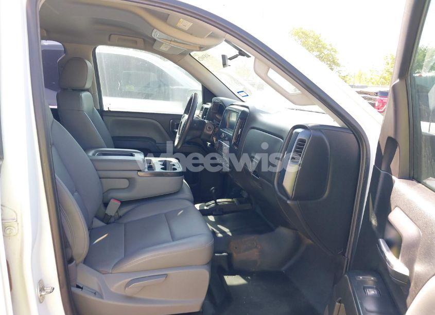 Photo 5 of 2019 Chevrolet Silverado 1500 LD WT (VIN 2GCVKNEC0K1159642)