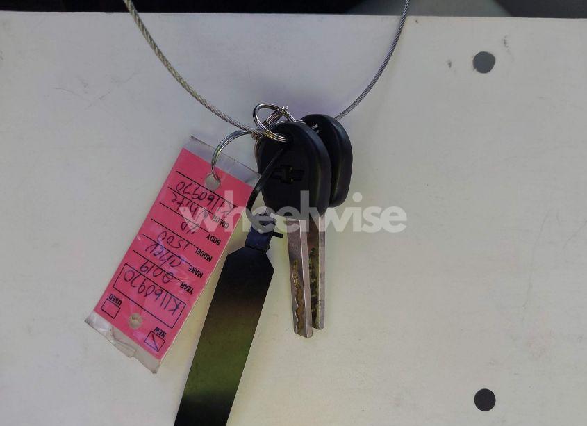 Photo 11 of 2019 Chevrolet Silverado 1500 LD WT (VIN 2GCVKNEC0K1160970)