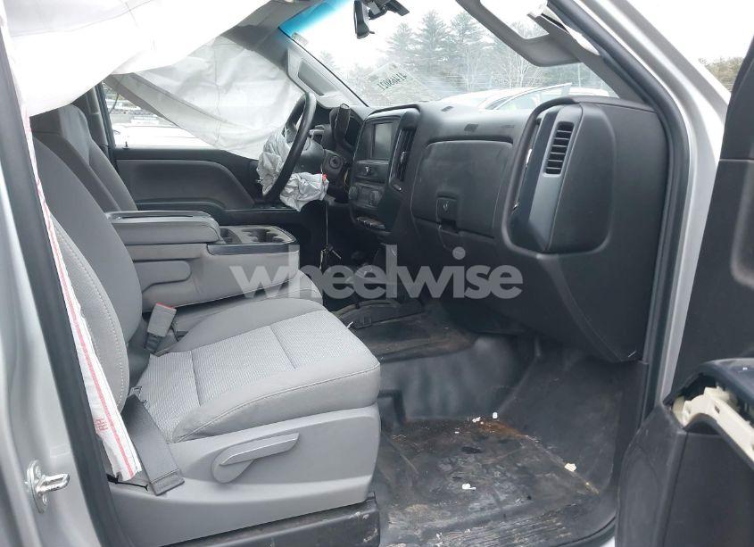 Photo 5 of 2019 Chevrolet Silverado 1500 LD WT (VIN 2GCVKNEC1K1126472)