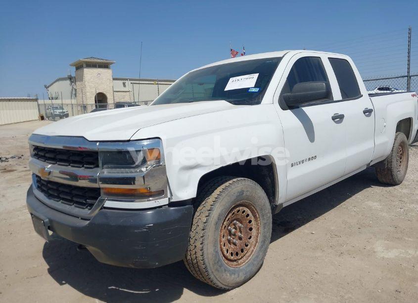 Photo 6 of 2019 Chevrolet Silverado 1500 LD WT (VIN 2GCVKNEC1K1159844)