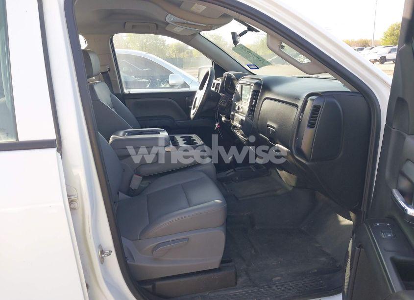 Photo 5 of 2019 Chevrolet Silverado 1500 LD WT (VIN 2GCVKNEC5K1163637)