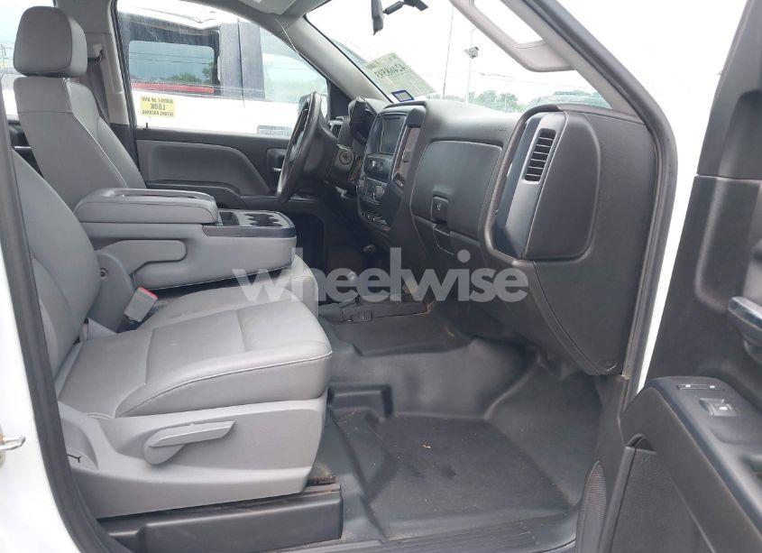 Photo 5 of 2019 Chevrolet Silverado 1500 LD WT (VIN 2GCVKNEC6K1164117)