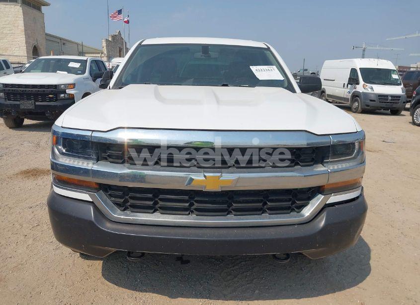 Photo 12 of 2019 Chevrolet Silverado 1500 LD WT (VIN 2GCVKNEC7K1161016)