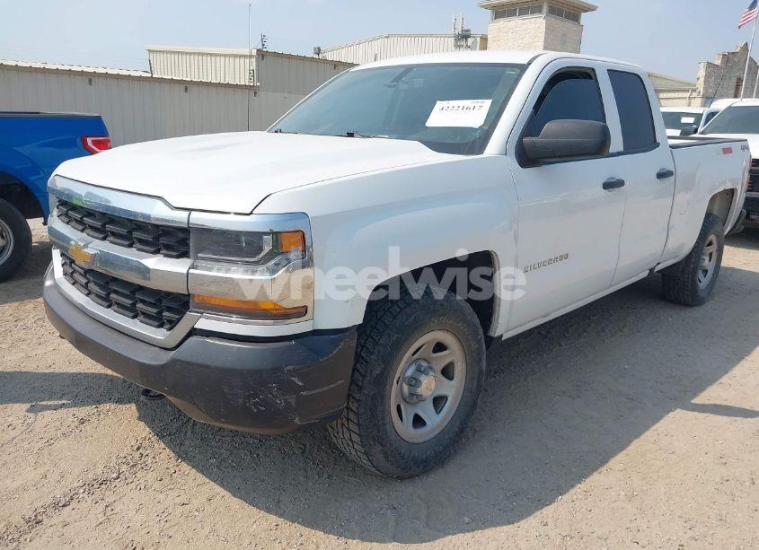 Photo 2 of 2019 Chevrolet Silverado 1500 LD WT (VIN 2GCVKNEC7K1161016)