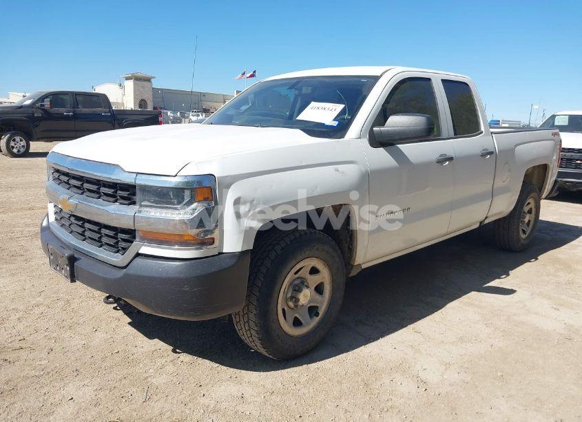 Photo 2 of 2019 Chevrolet Silverado 1500 LD WT (VIN 2GCVKNEC9K1160059)
