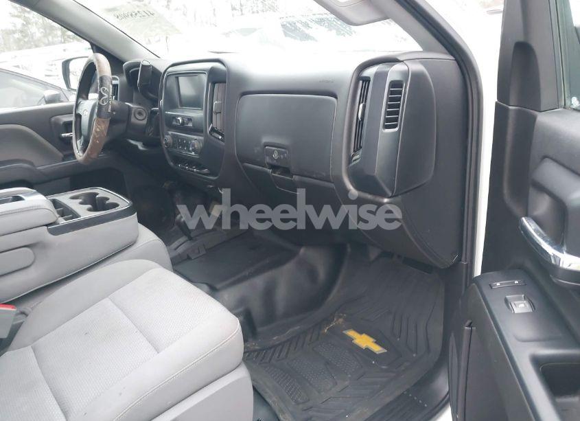 Photo 5 of 2019 Chevrolet Silverado 1500 LD WT (VIN 2GCVKNEC9K1216582)