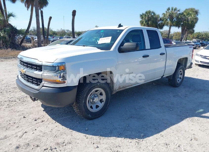 Photo 2 of 2019 Chevrolet Silverado 1500 LD WT (VIN 2GCVKNECXK1121058)