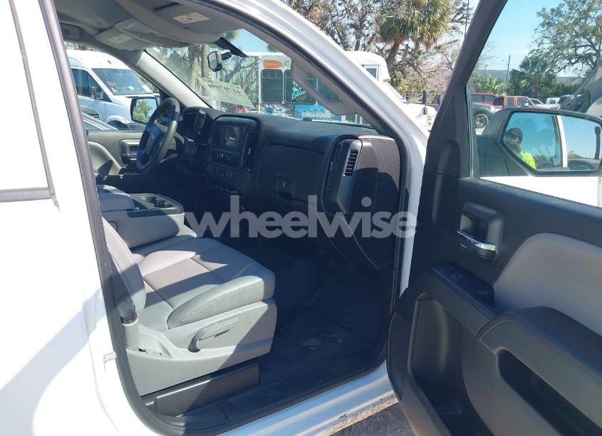 Photo 5 of 2019 Chevrolet Silverado 1500 LD WT (VIN 2GCVKNECXK1121058)