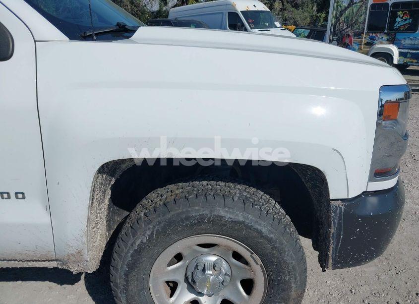 Photo 6 of 2019 Chevrolet Silverado 1500 LD WT (VIN 2GCVKNECXK1121058)