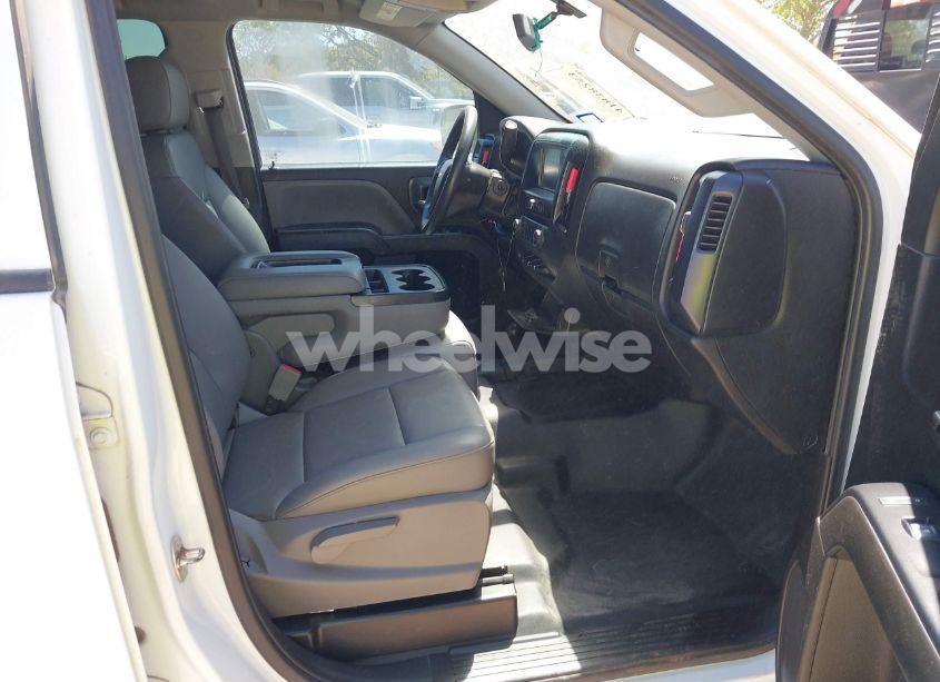 Photo 5 of 2019 Chevrolet Silverado 1500 LD WT (VIN 2GCVKNECXK1159289)