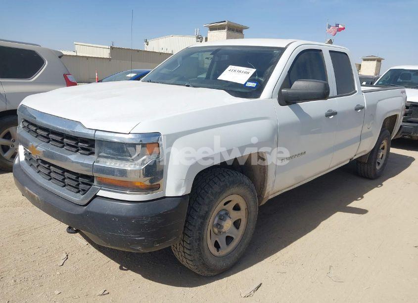 Photo 2 of 2019 Chevrolet Silverado 1500 LD WT (VIN 2GCVKNECXK1162337)