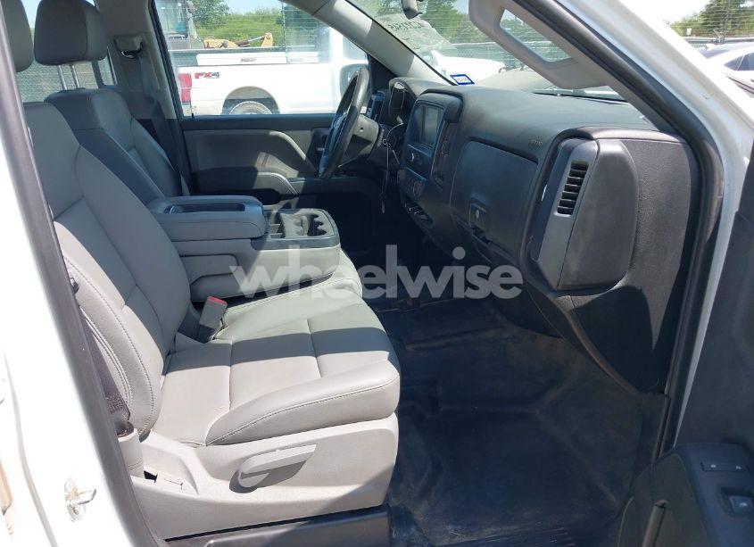 Photo 5 of 2019 Chevrolet Silverado 1500 LD WT (VIN 2GCVKNECXK1164038)