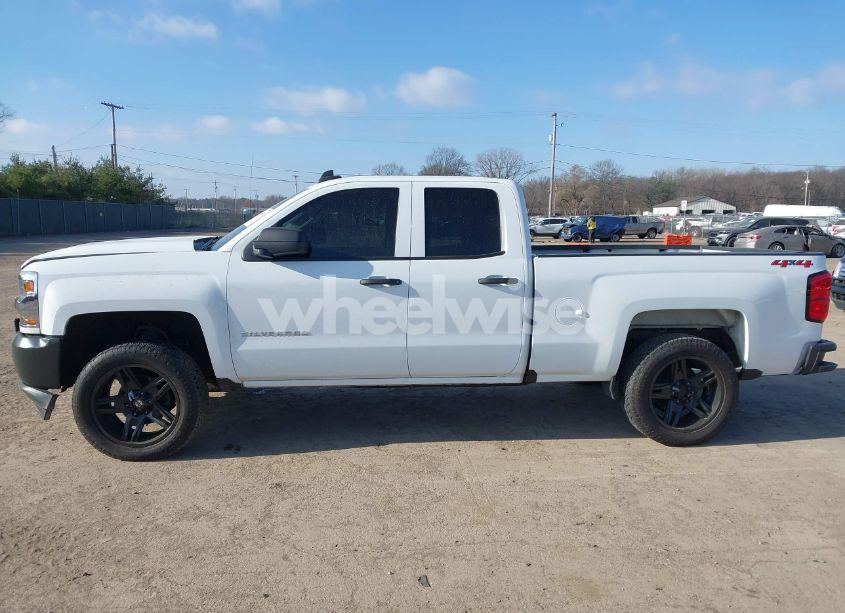 Photo 14 of 2019 Chevrolet Silverado 1500 LD WT (VIN 2GCVKNECXK1194124)