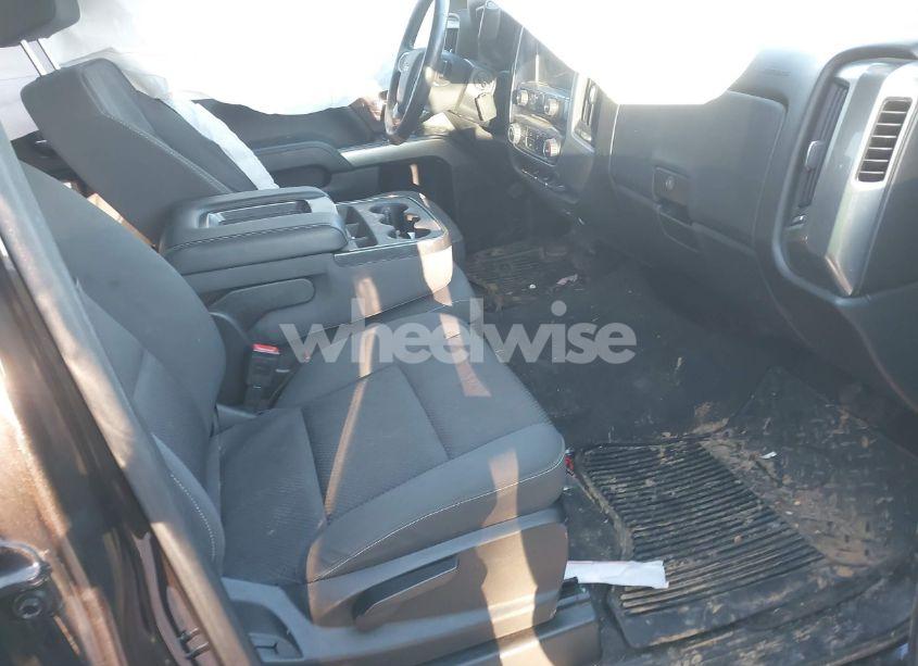 Photo 5 of 2019 Chevrolet Silverado 1500 LD LT (VIN 2GCVKPEC0K1103888)