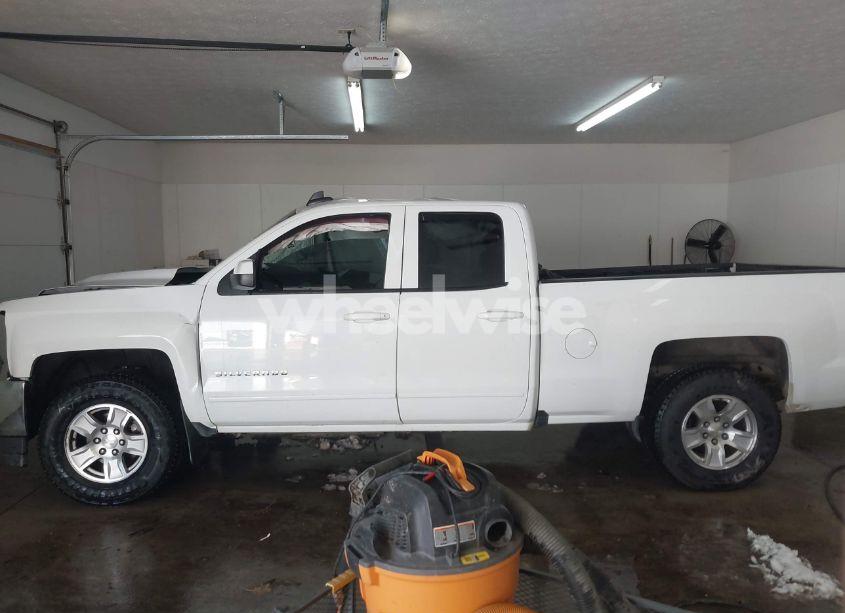Photo 15 of 2019 Chevrolet Silverado 1500 LD LT (VIN 2GCVKPEC0K1109707)
