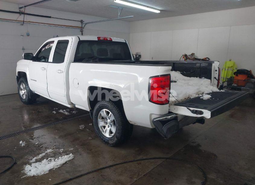 Photo 3 of 2019 Chevrolet Silverado 1500 LD LT (VIN 2GCVKPEC0K1109707)