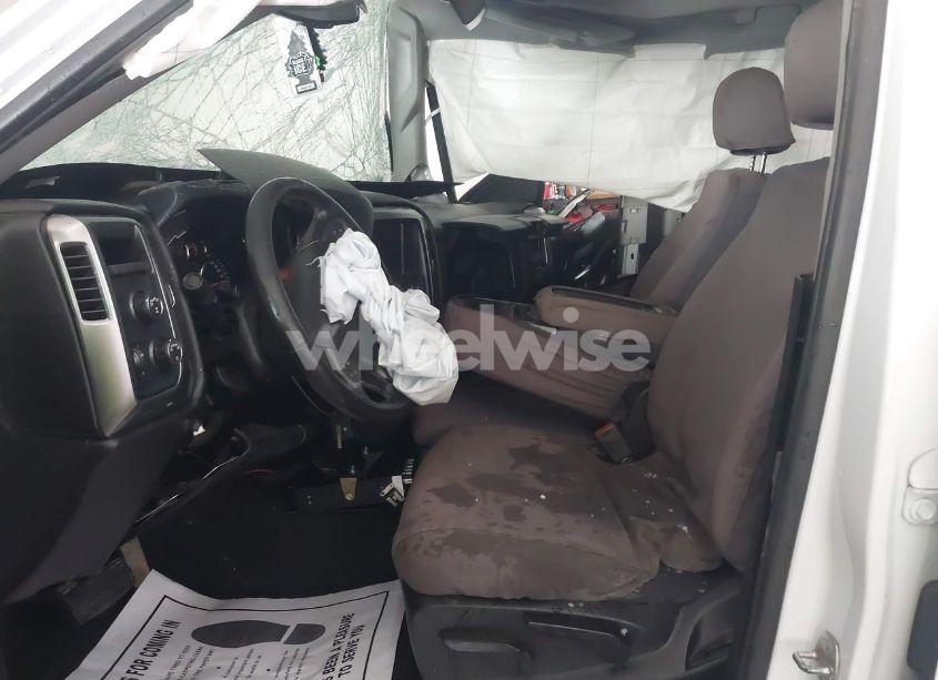 Photo 5 of 2019 Chevrolet Silverado 1500 LD LT (VIN 2GCVKPEC0K1109707)