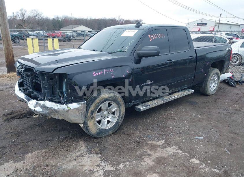 Photo 2 of 2019 Chevrolet Silverado 1500 LD LT (VIN 2GCVKPEC0K1142254)