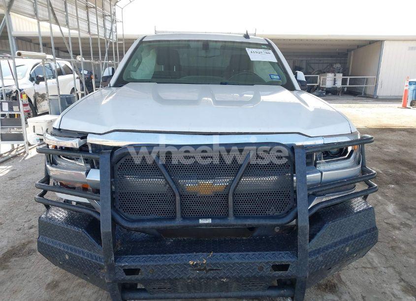 Photo 12 of 2019 Chevrolet Silverado 1500 LD LT (VIN 2GCVKPEC0K1182222)