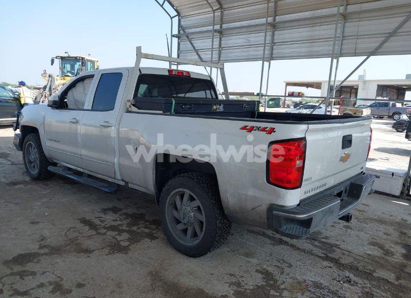 Photo 3 of 2019 Chevrolet Silverado 1500 LD LT (VIN 2GCVKPEC0K1182222)