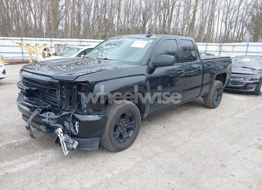 Photo 2 of 2019 Chevrolet Silverado 1500 LD LT (VIN 2GCVKPEC0K1193463)