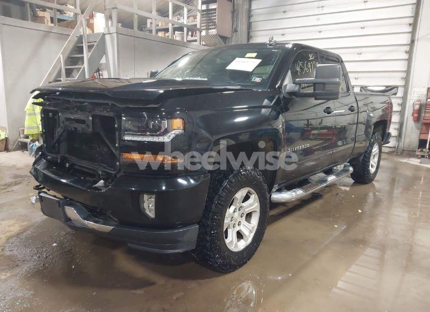 Photo 2 of 2019 Chevrolet Silverado 1500 LD LT (VIN 2GCVKPEC1K1115080)