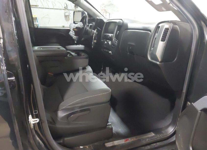 Photo 5 of 2019 Chevrolet Silverado 1500 LD LT (VIN 2GCVKPEC1K1115080)