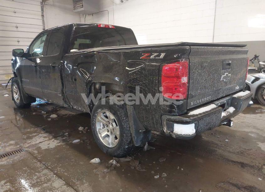 Photo 3 of 2019 Chevrolet Silverado 1500 LD LT (VIN 2GCVKPEC1K1178146)