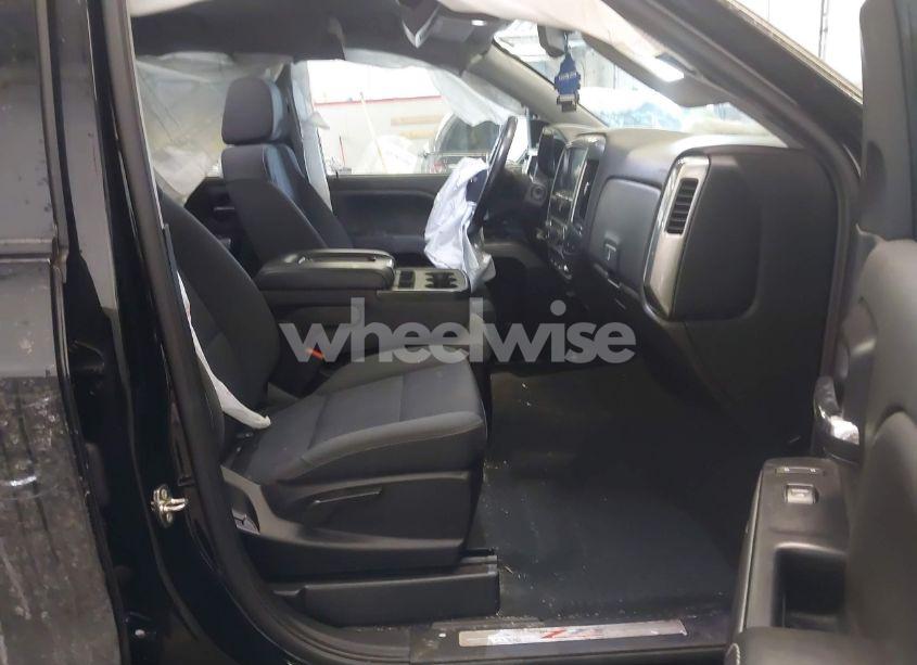 Photo 5 of 2019 Chevrolet Silverado 1500 LD LT (VIN 2GCVKPEC1K1178146)