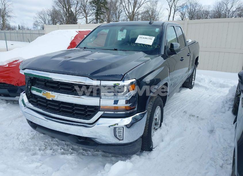 Photo 2 of 2019 Chevrolet Silverado 1500 LD LT (VIN 2GCVKPEC1K1197537)