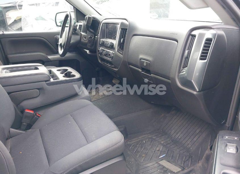 Photo 5 of 2019 Chevrolet Silverado 1500 LD LT (VIN 2GCVKPEC1K1197537)